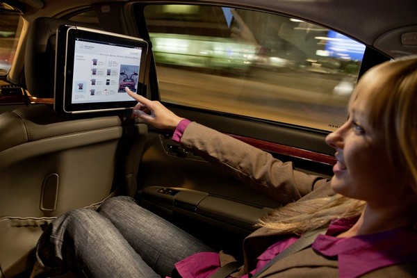 Mercedes-Benz announces in-car iPad integration