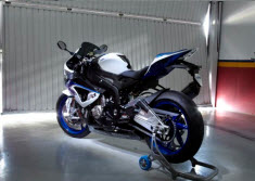 BMW HP4