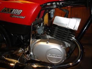Suzuki AX 100 motor 2