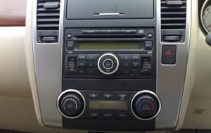 Nissan Tiida Hatchback panel - sonido