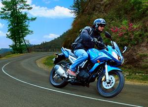 Yamaha Fazer 16 en marcha