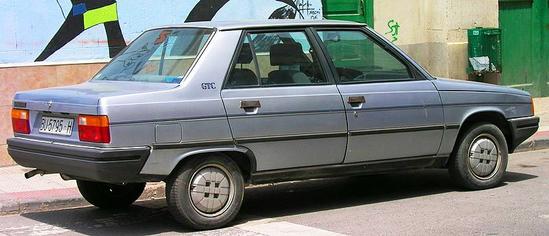 Renault 9 Gris