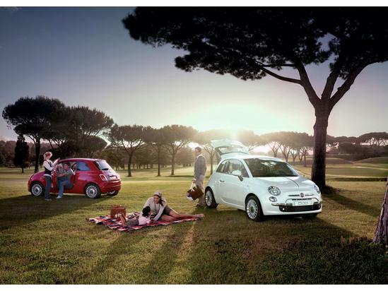Fiat_500_wallpaper_3 FIAT 500 su carrocería es Hatchback tres puertas.