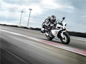 Yamaha YZF R1 wallpaper 6