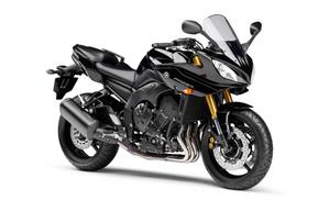 Yamaha Fazer 8 carenada negra