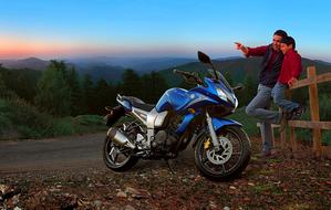 Yamaha Fazer 16 exterior