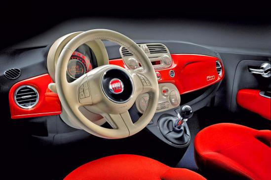 Fiat_500_interior_volante FIAT 500 interior volante