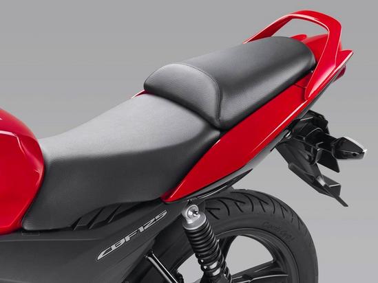 Honda CBF 125 asiento a baja altura