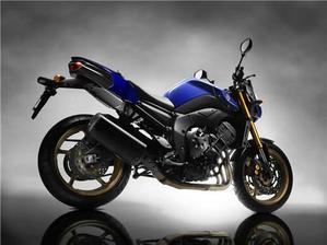 Yamaha Fazer 8 naked vista trasera