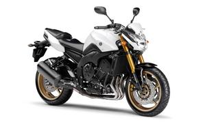 Yamaha Fazer 8 naked blanca