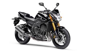 Yamaha Fazer 8 naked negra