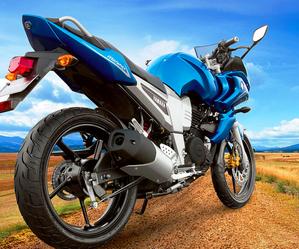 Yamaha Fazer 16 vista trasera