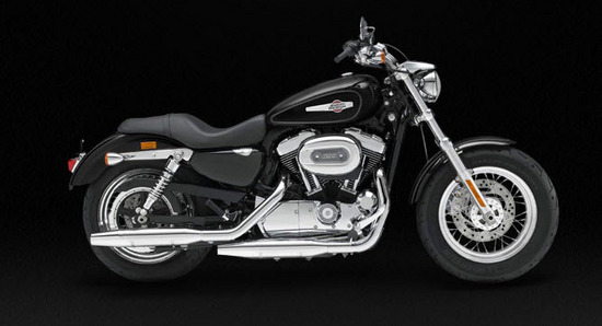 Harley Davidson 1200 Custom, negro