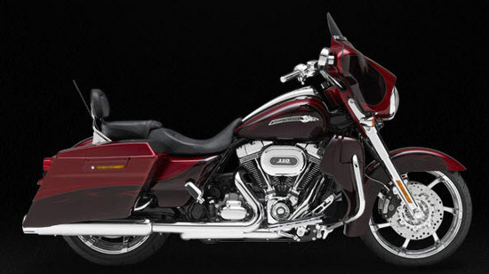 Harley Davidson Cvo Street Glide, rojo