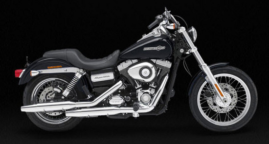 Harley Davidson Super Glide Custom, negro