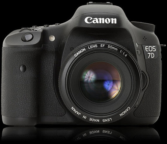Canon 7D, Frontal