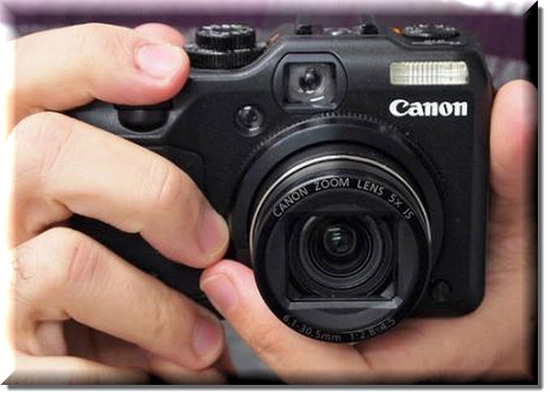Canon PowerShot G12, Vista Frontal