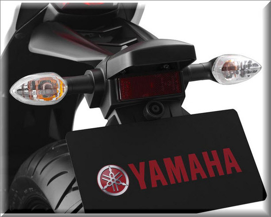 Yamaha Diversión XJ6 2013, parte trasera