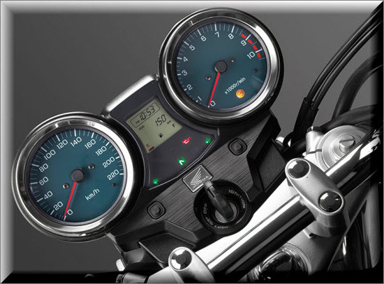 Honda CB11OO 2013, tablero de instrumentos