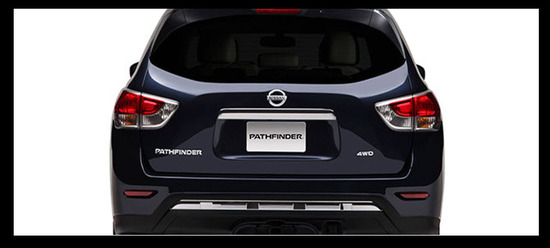 Nissan PATHFINDER 2013, parte trasera