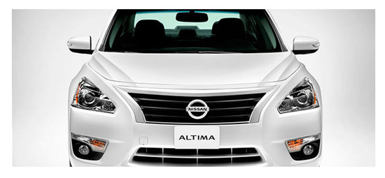 Nuevo Nissan Altima 2013, parrilla frontal