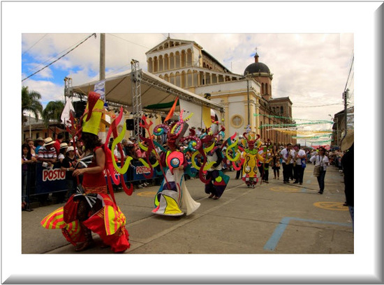 Carnaval del Diablo 2013 en Riosucio, desfile de cuadrillas