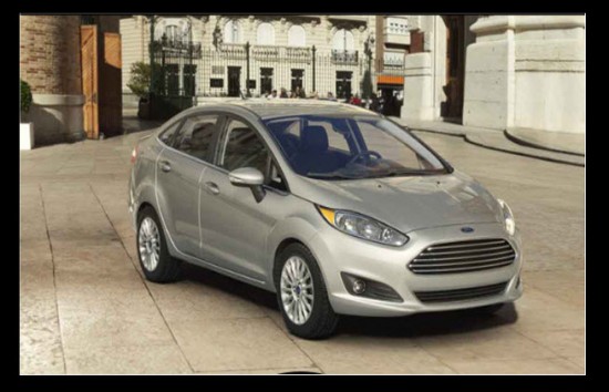 Nuevo Ford Fiesta 24 Innovaciones, color plata puro