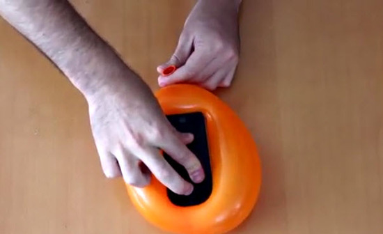 Como crear una carcasa con un globo para el celular