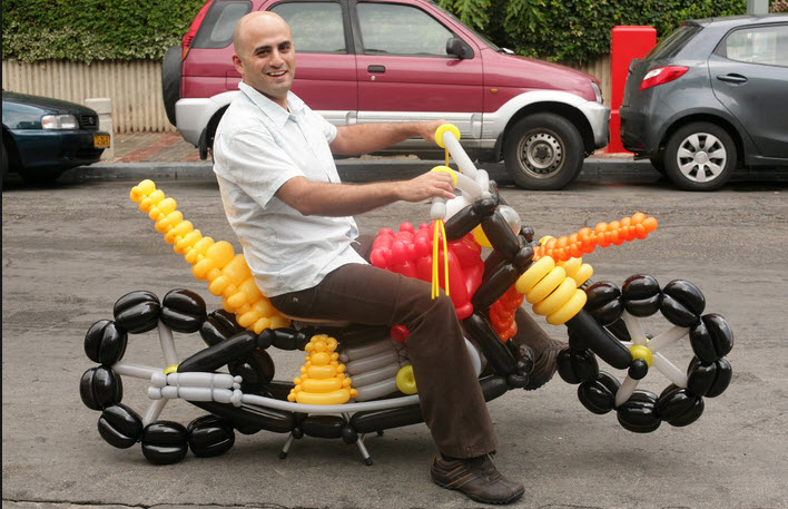 motos-hechas-con-globos-super-creativas-3